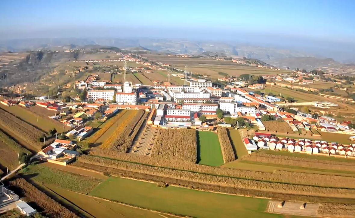 郭原鄉(xiāng)毛莊村：晴日搶收朝天椒 奏響村莊豐收曲